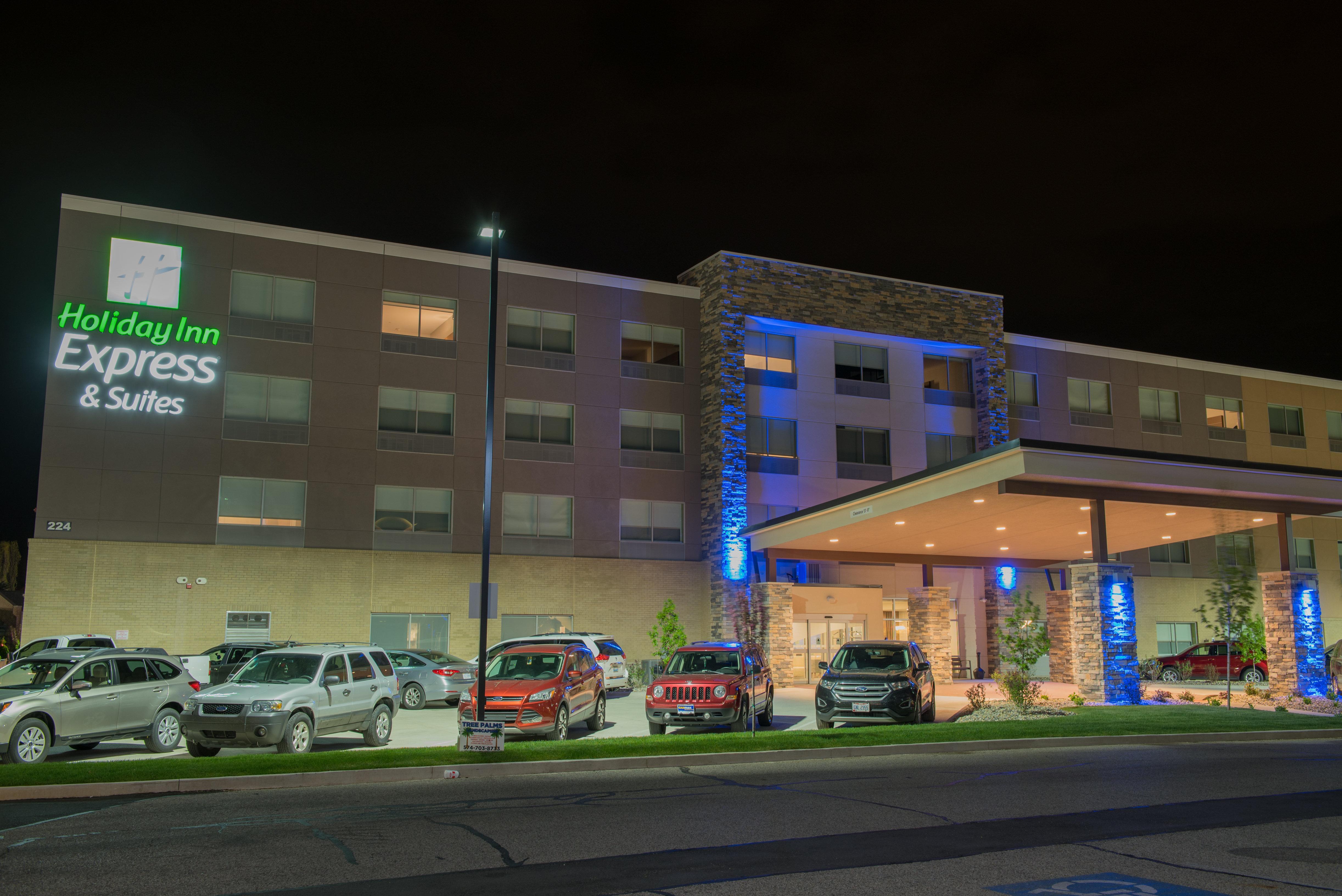 Holiday Inn Express & Suites - Fort Wayne North By Ihg Sunnybrook Acres Екстериор снимка