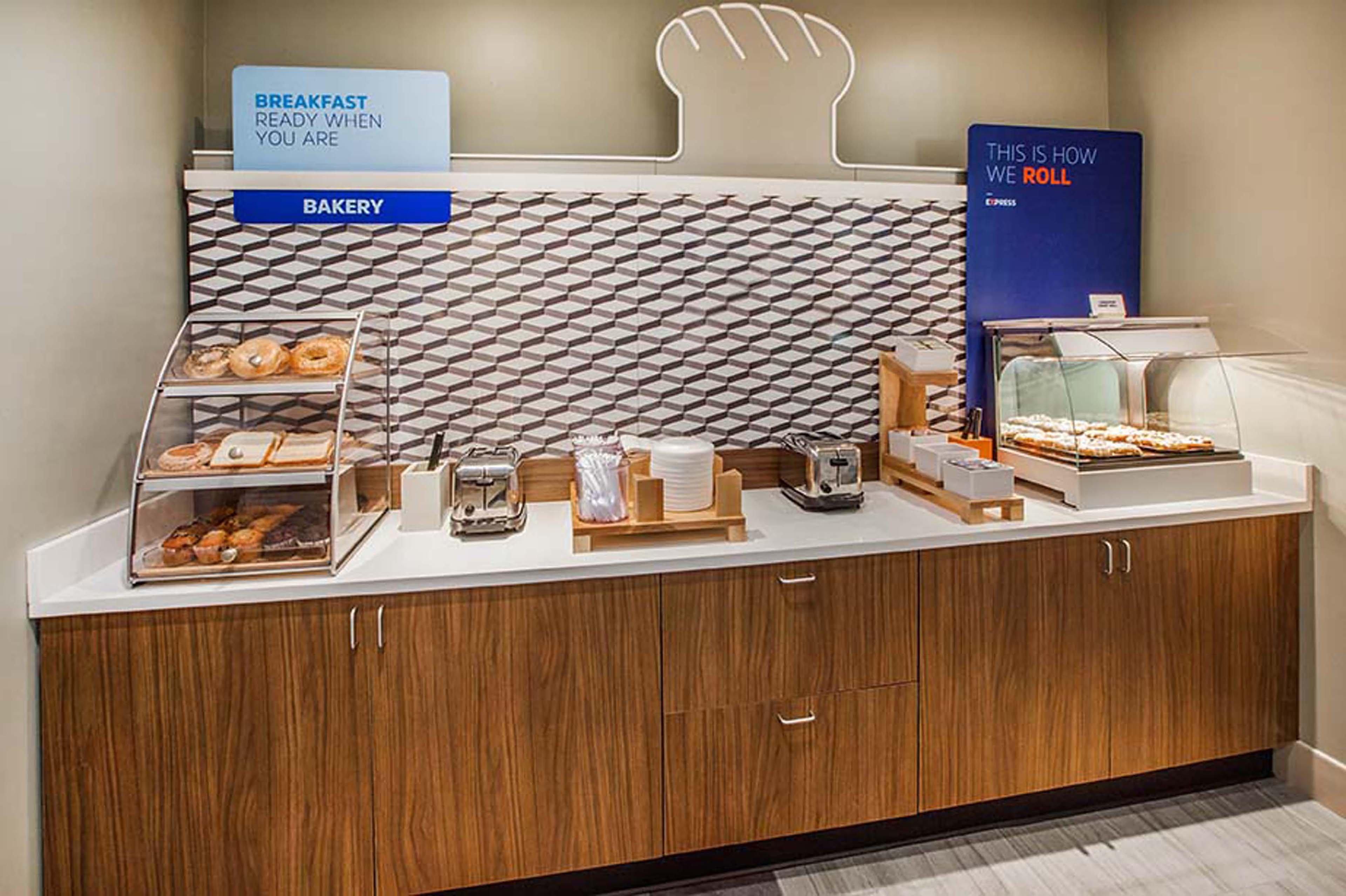 Holiday Inn Express & Suites - Fort Wayne North By Ihg Sunnybrook Acres Екстериор снимка