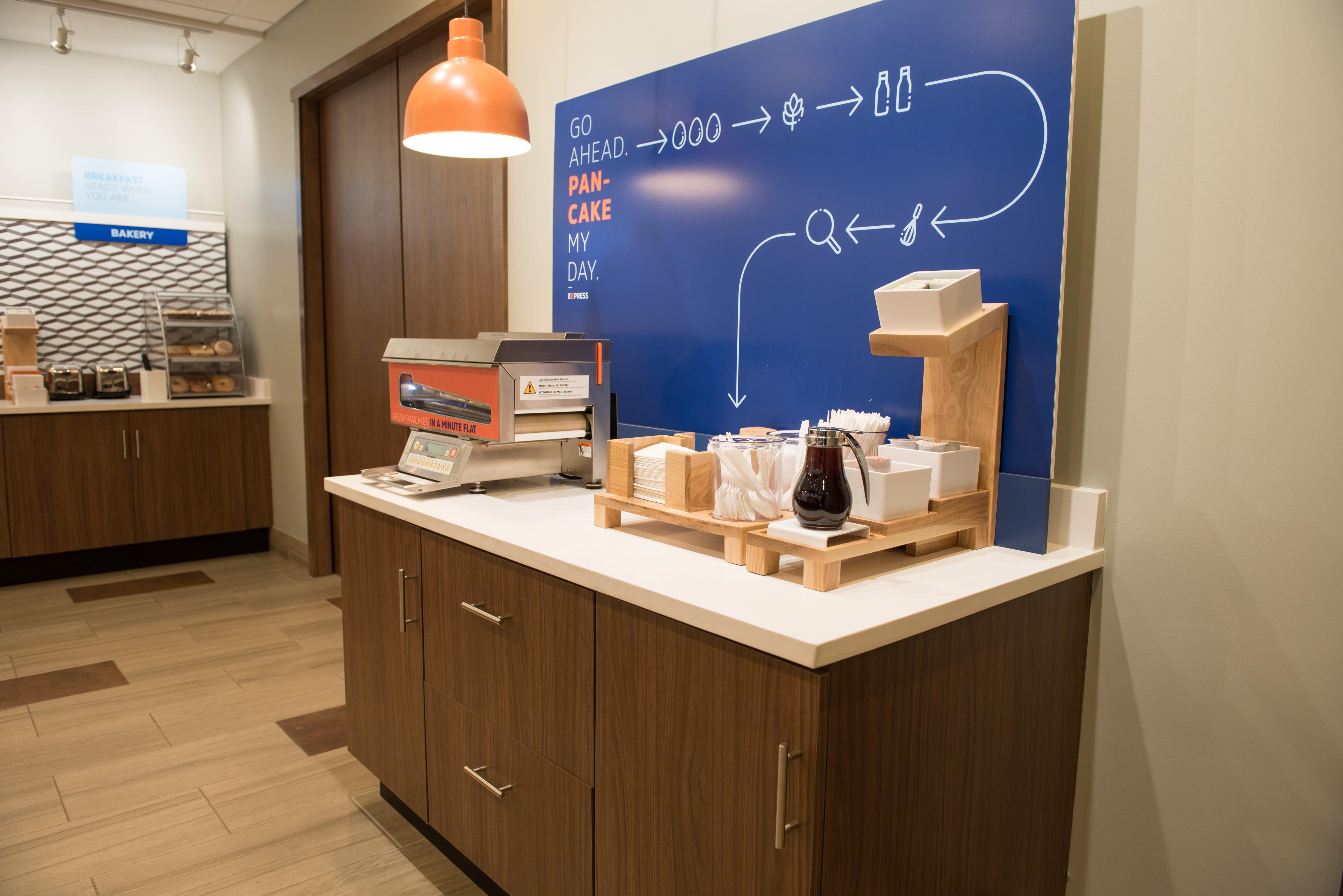 Holiday Inn Express & Suites - Fort Wayne North By Ihg Sunnybrook Acres Екстериор снимка