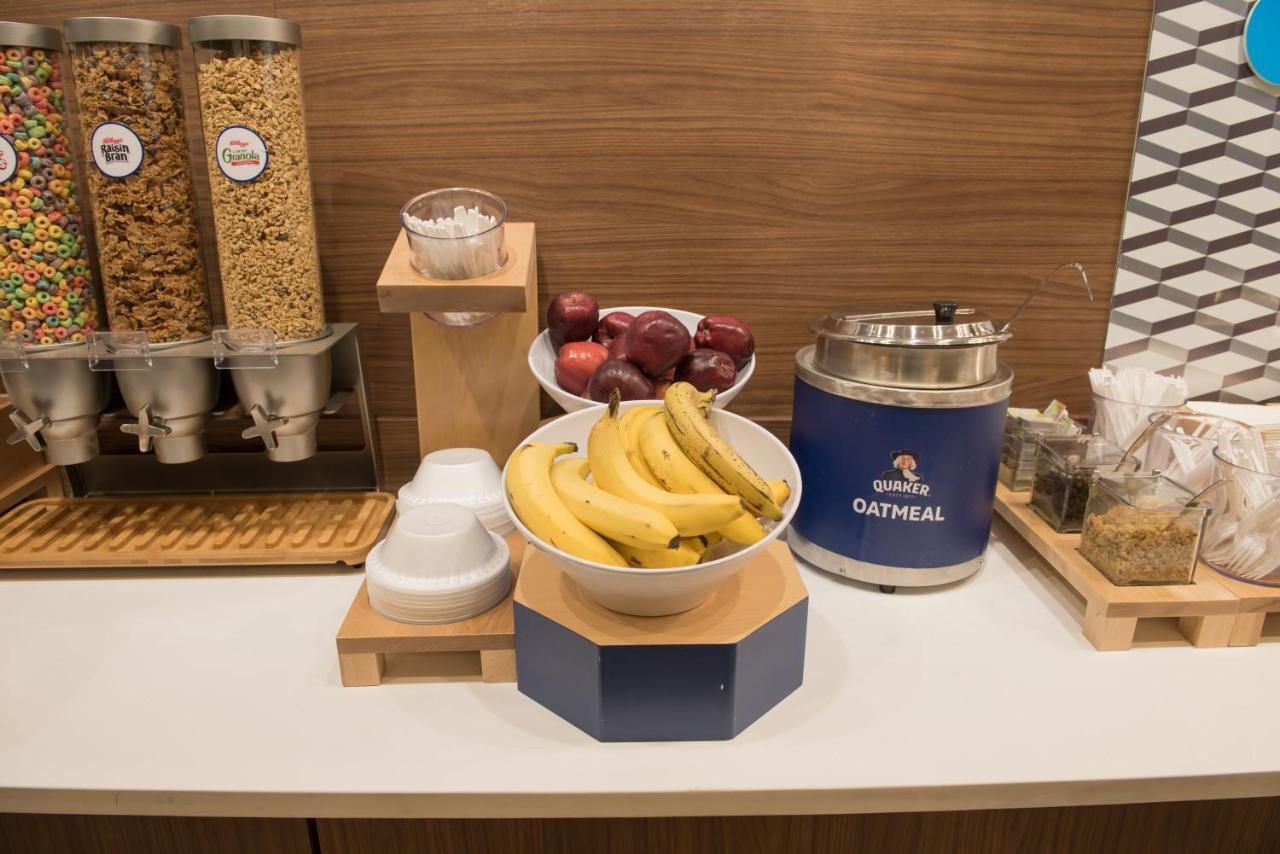 Holiday Inn Express & Suites - Fort Wayne North By Ihg Sunnybrook Acres Екстериор снимка
